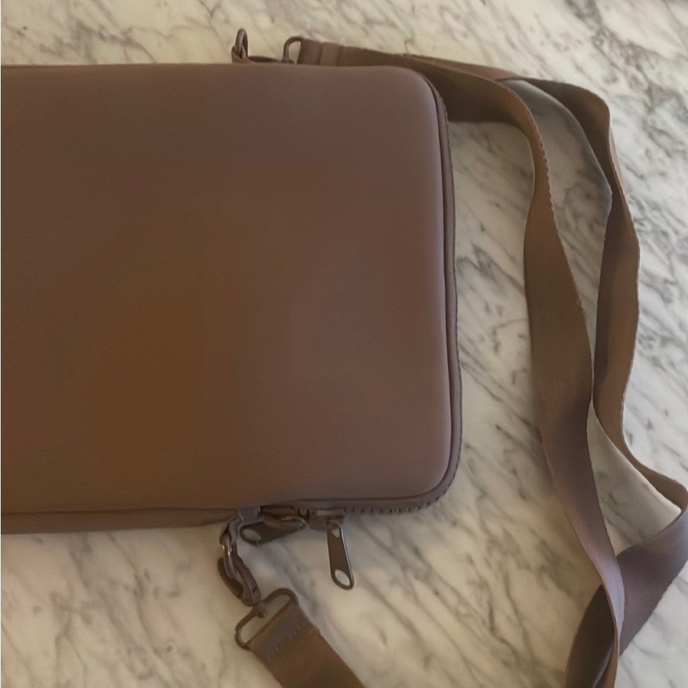 Dagne Dover dune laptop sleeve